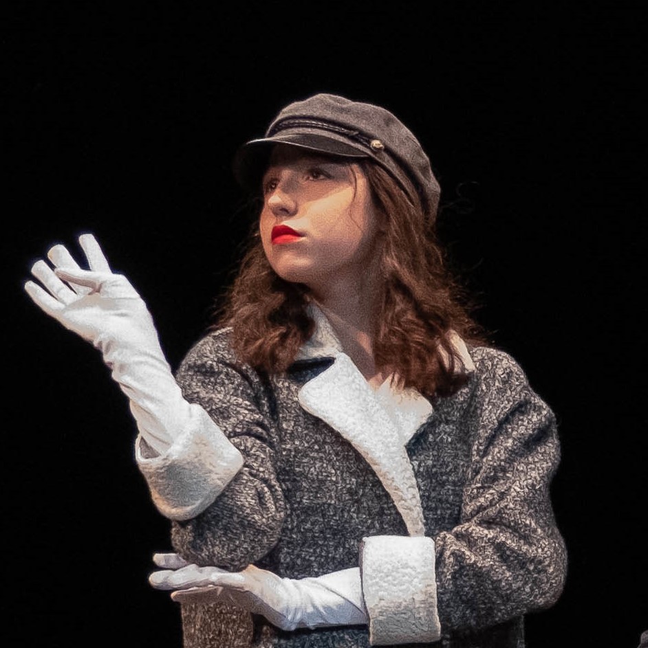 Marie, etudiante à l'EPAS Junior sur la scene de la MJC Héritan à Mâcon